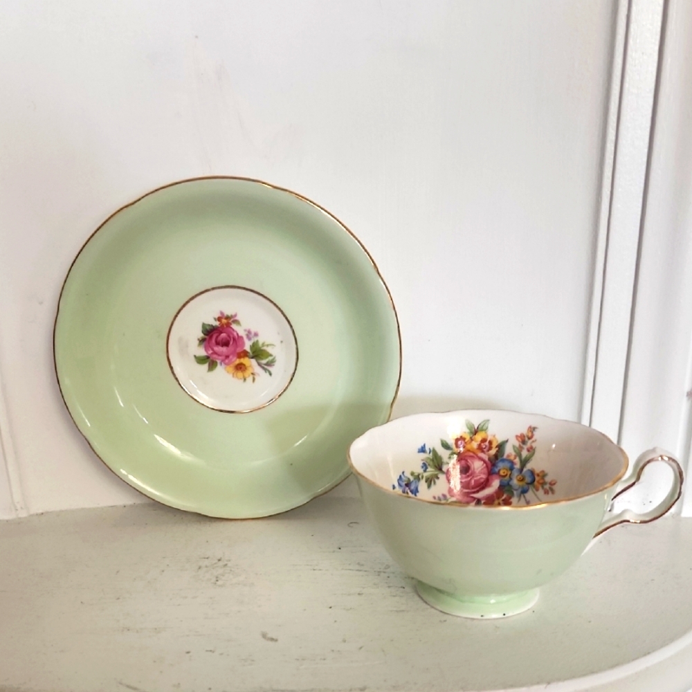 VINTAGE ROYAL GRAFTON CUP & SAUCER, A.B. JONES & SON, ENGLAND